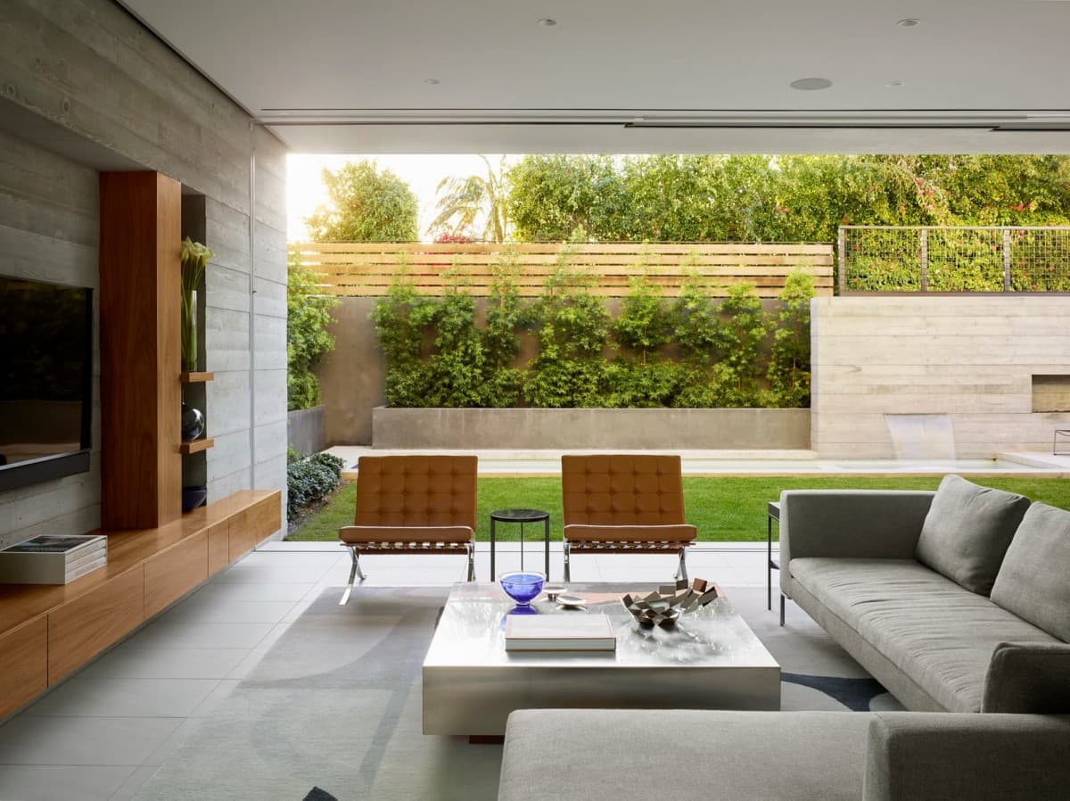 Indoor-Outdoor Living: 4 Homes That Bring the Outdoors In image